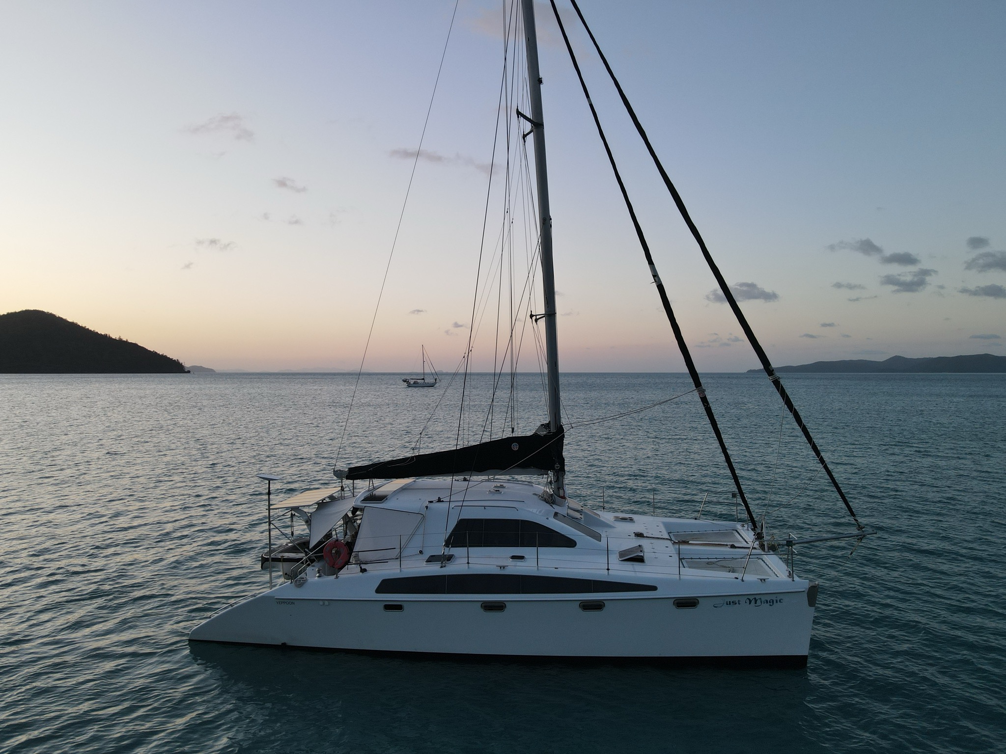 Tyler DeWitt | Motor with a tiny sail to Orpheus | SeaPeople App